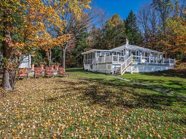 1012 Armstrong Rd, Gravenhurst, ON P0E 1G0