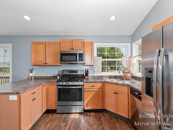5th image of 7421 Katie Ln