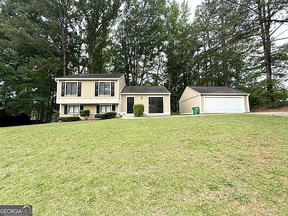 2nd image of 4887 Martins Crossing Rd