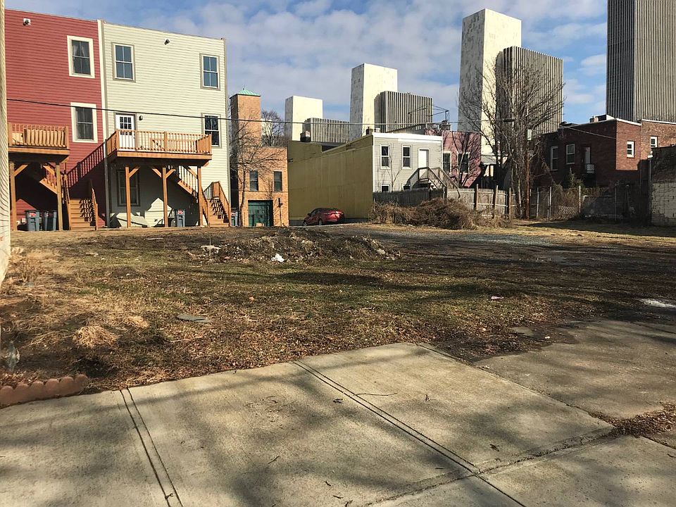 2nd image of 187 Elm St