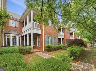 8420 Parker Pl, Roswell, GA 30076