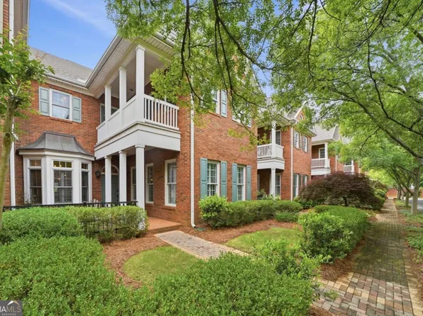 8420 Parker Pl, Roswell, GA 30076