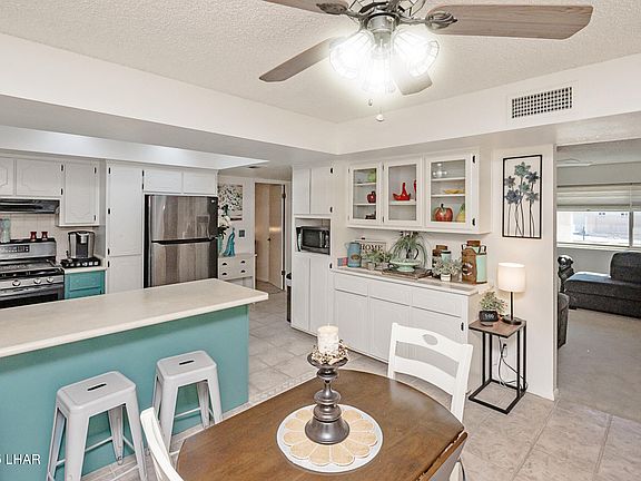3rd image of 3771 Deerpath Dr