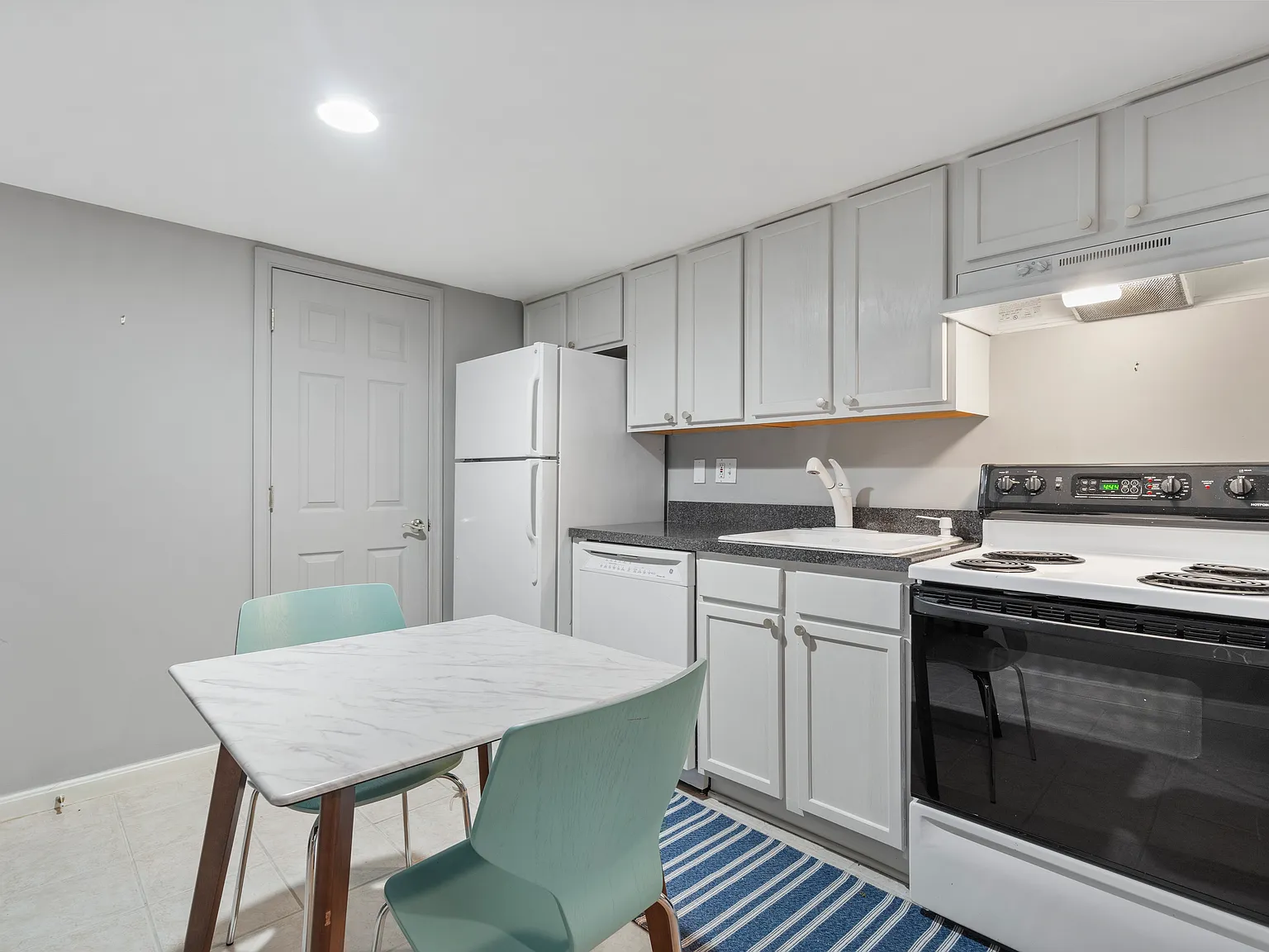 1 bed, 500 sqft, $1,750 — Photo 4