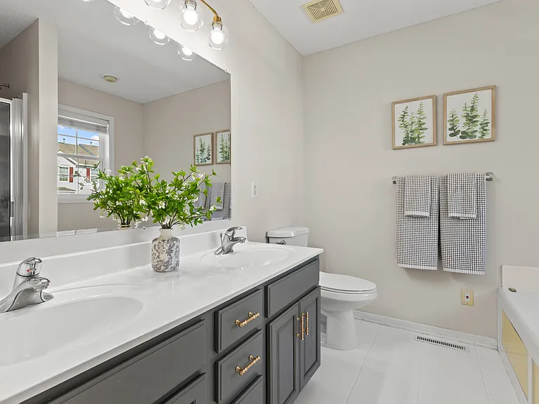 15734 Porchlight Ln — Photo 24