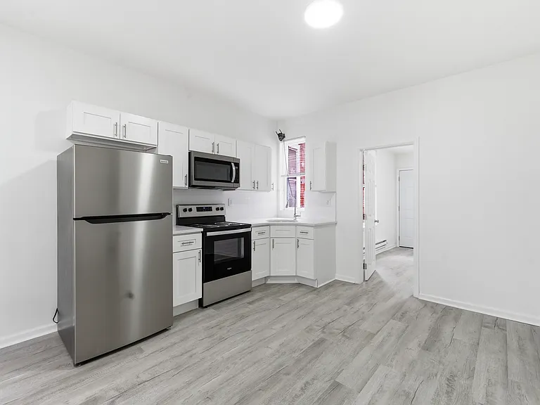 1543 N Myrtlewood St — Photo 5