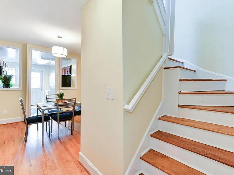 1648 L St NE — Photo 14
