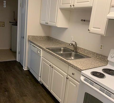 5th image of 3555 Sable Palm Ln #71