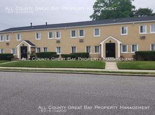 80 Cedar Ct APT 3, Copiague, NY 11726