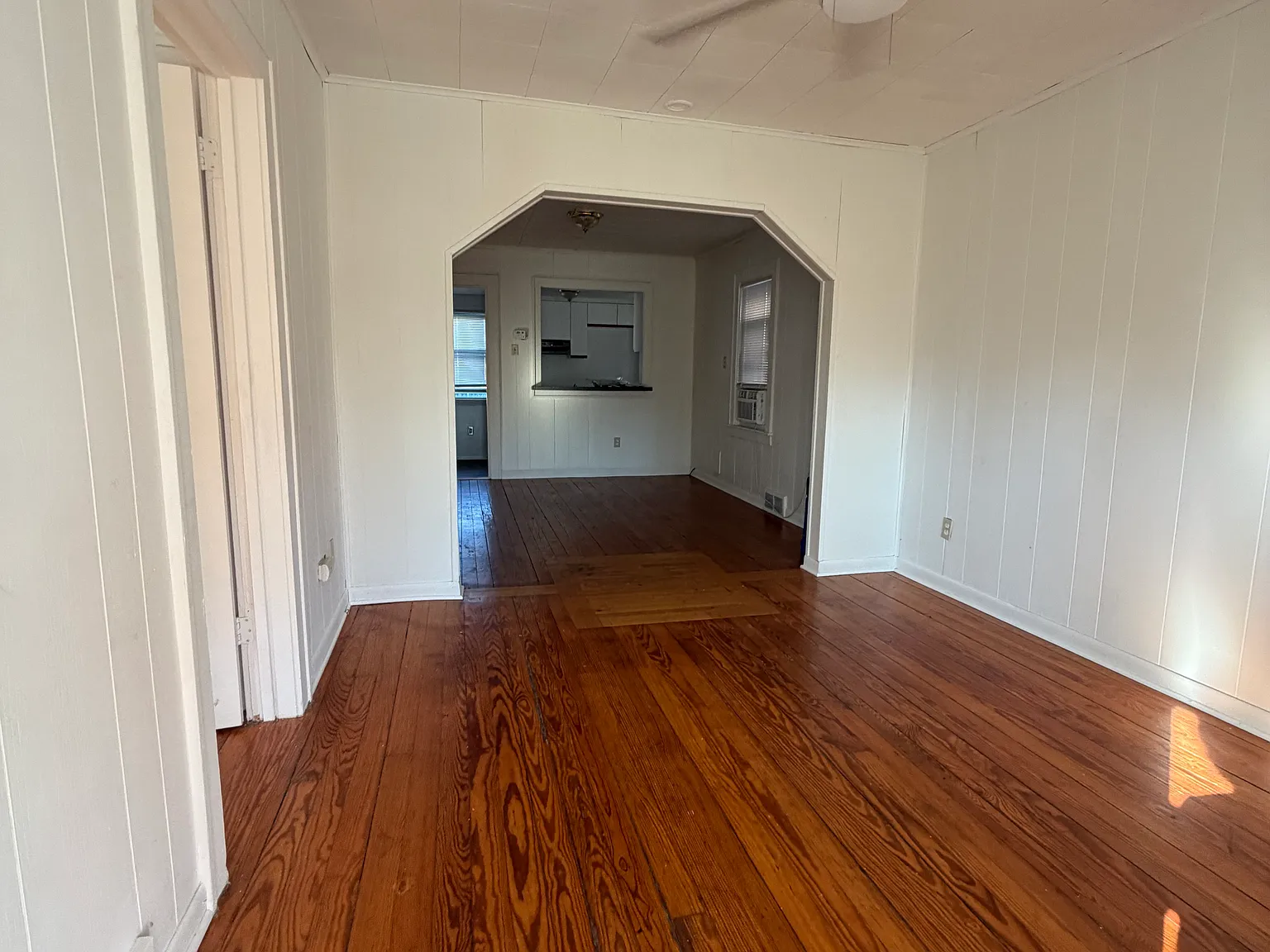 2 bed, 726 sqft, $1,200 — Photo 1