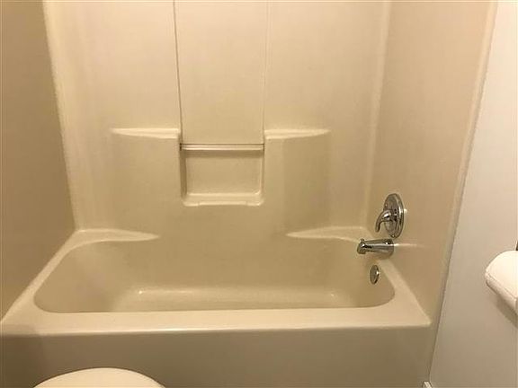 5th image of 646 Northwood Ct