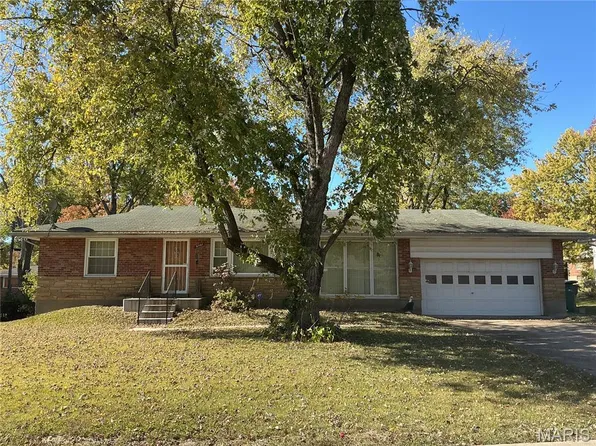 9701 Colony Dr, Saint Louis, MO 63137