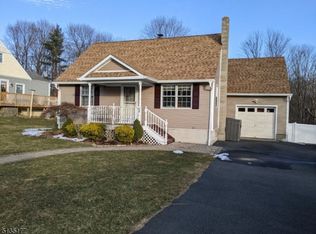 16 Birchwood Rd, Randolph, NJ 07869