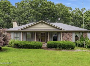 2724 Windsor Forest Dr, Louisville, KY 40272