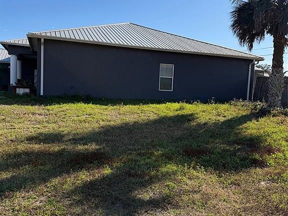 3rd image of 2904 Juniper Dr