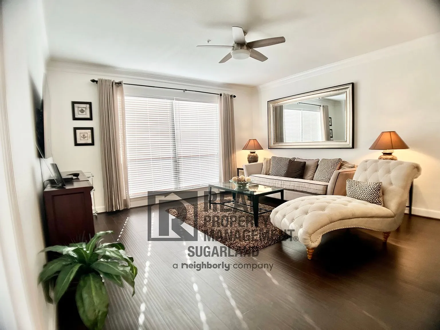 Gorgeous Condo in the heart of Sugar Land, TX — Photo 2