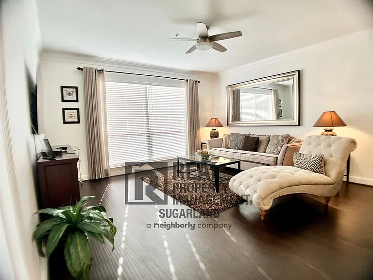 2299 Lone Star Dr #334 — Photo 2