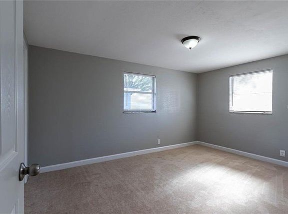 4th image of 1528 W Broad St