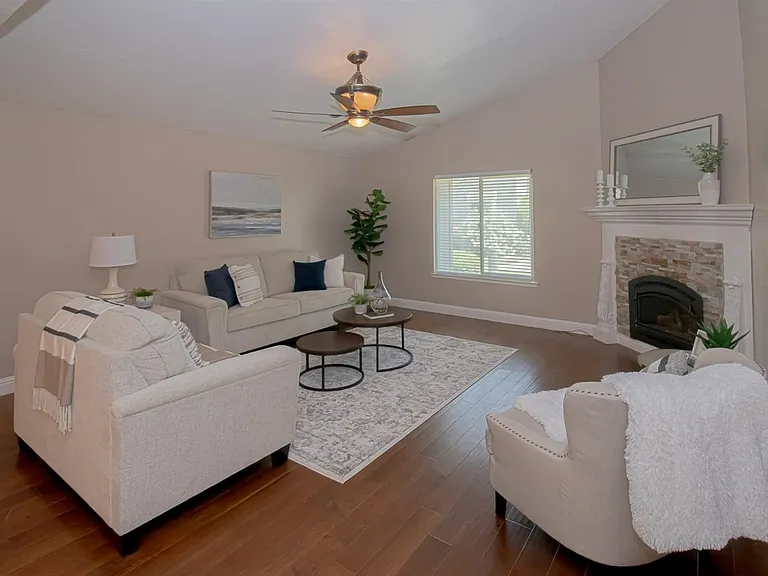 1808 Cougar Ln #1 — Photo 2