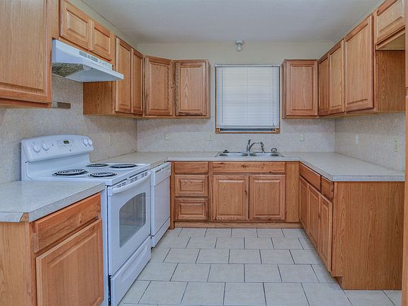3rd image of 4926 63rd St