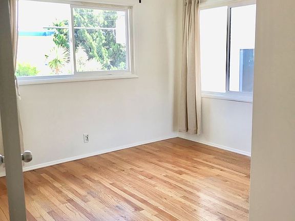 4th image of 1220 S Shenandoah St APT 2