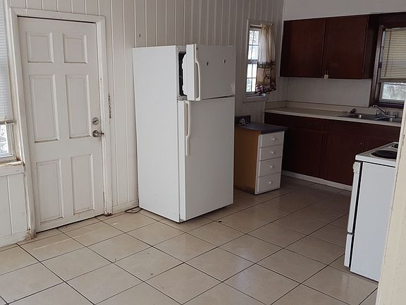 2nd image of 1709 Loyola Dr N