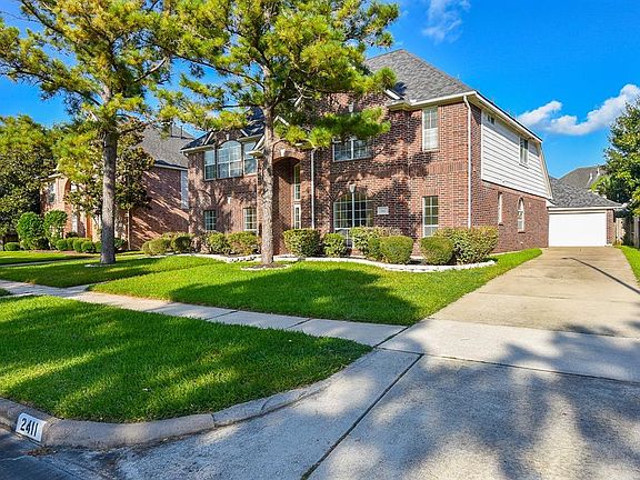 2nd image of 2411 Weatherford Drive