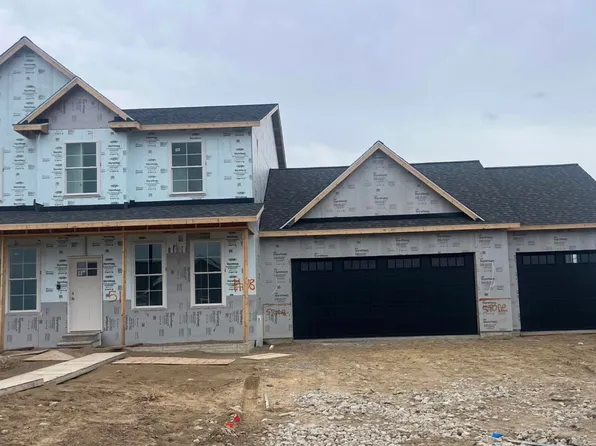 511 E Queens Creek Dr, Frankenmuth, MI 48734