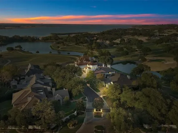 1 Club Estates Ct, Waco, TX 76710