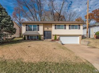 2341 McKelvey Rd, Maryland Heights, MO 63043