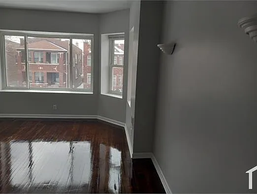 708 W 111th St #2N — Photo 2