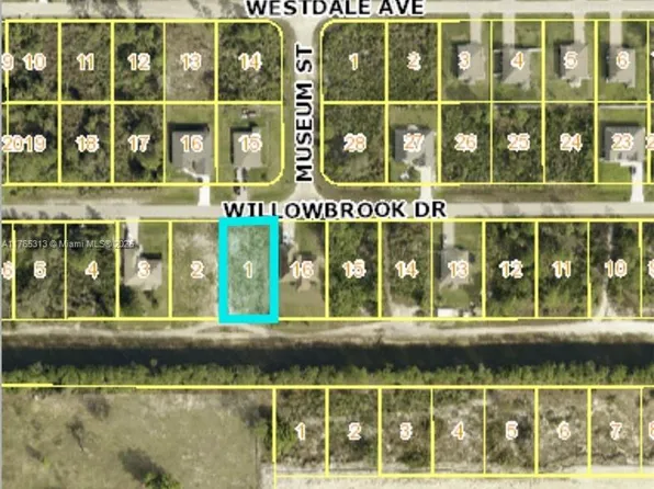 505 Willowbrook Dr, Lehigh Acres, FL 33972