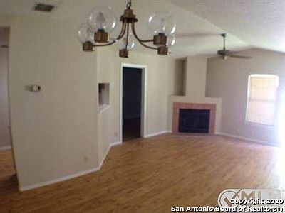 4th image of 4007 Sunrise Bluff Dr