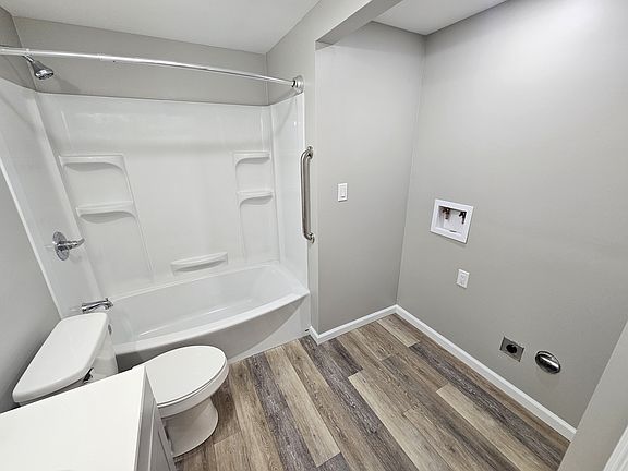 Bathroom with Washer/Dryer Hookups