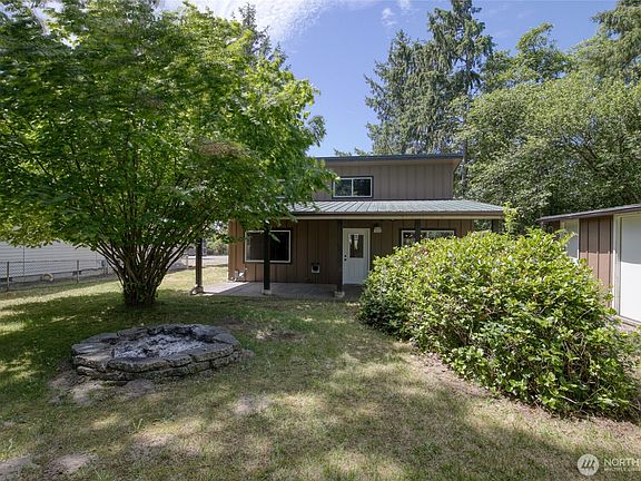 4th image of 130 Octopus Avenue NE