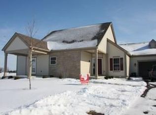 1032 Little Bear Pl, Lewis Center, OH 43035