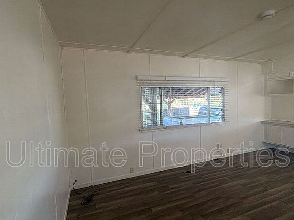 4th image of 2077 E Charleston Ave