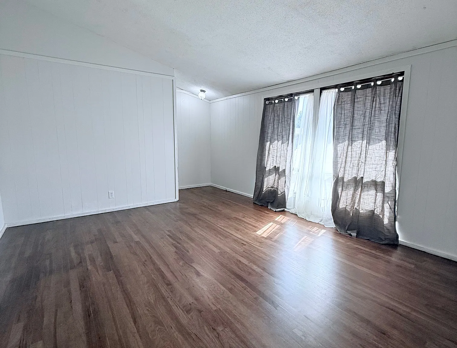 3 bed, 1205 sqft, $1,400 — Photo 3