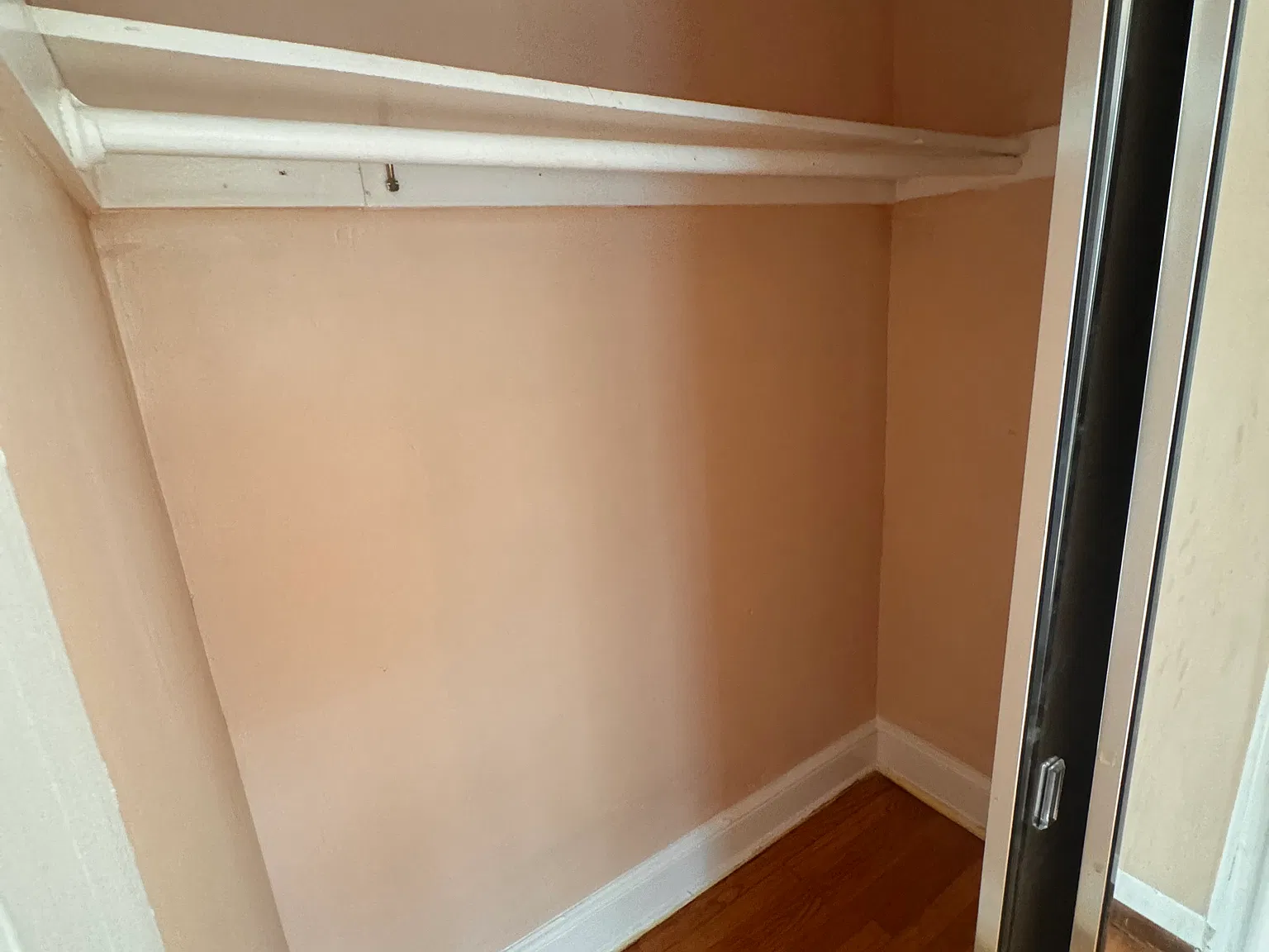 2 bed, 950 sqft, $1,750 — Photo 2