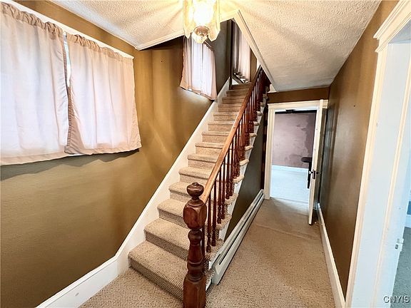 2nd image of 81 Niagara St