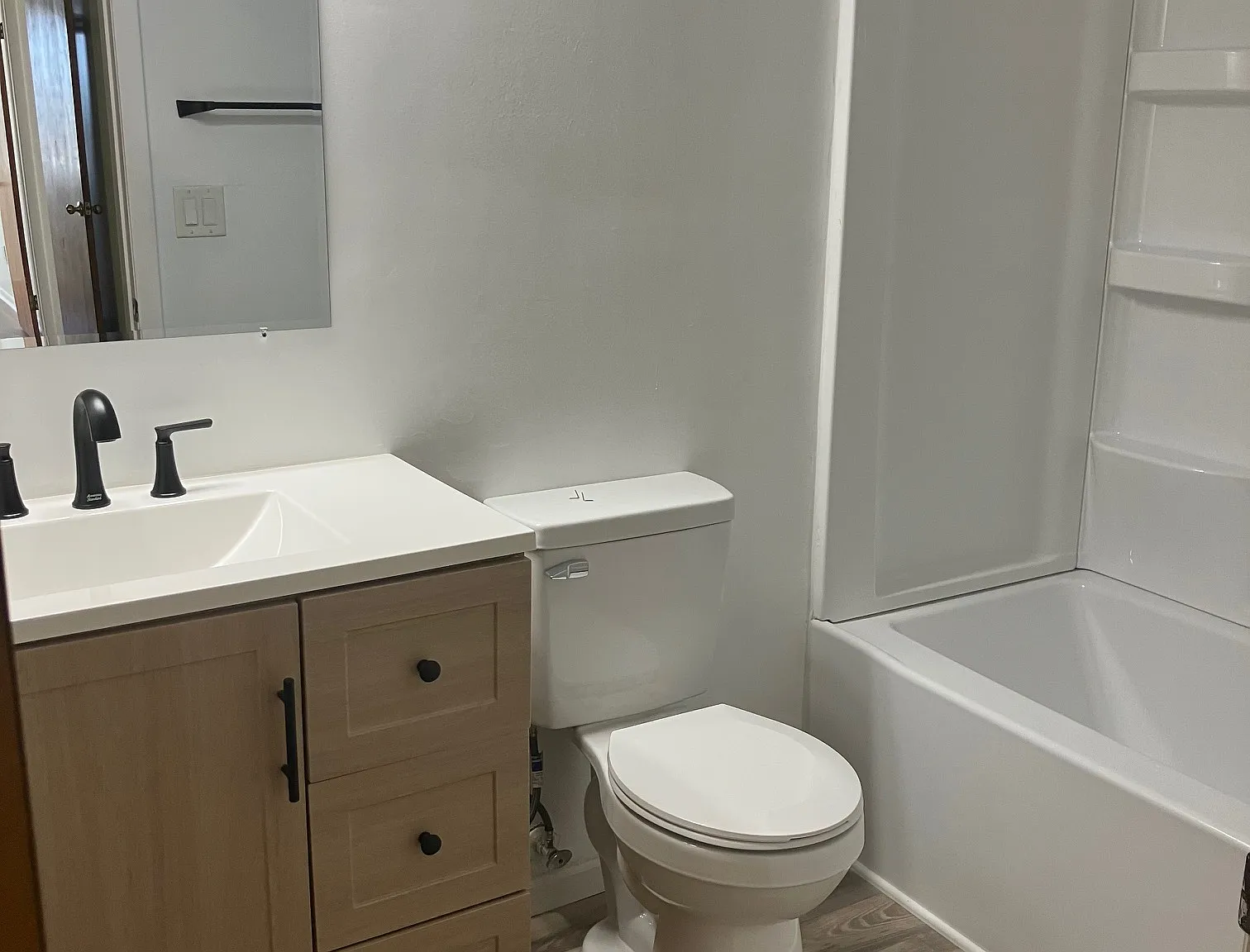 2 bed, 1050 sqft, $1,950 — Photo 3