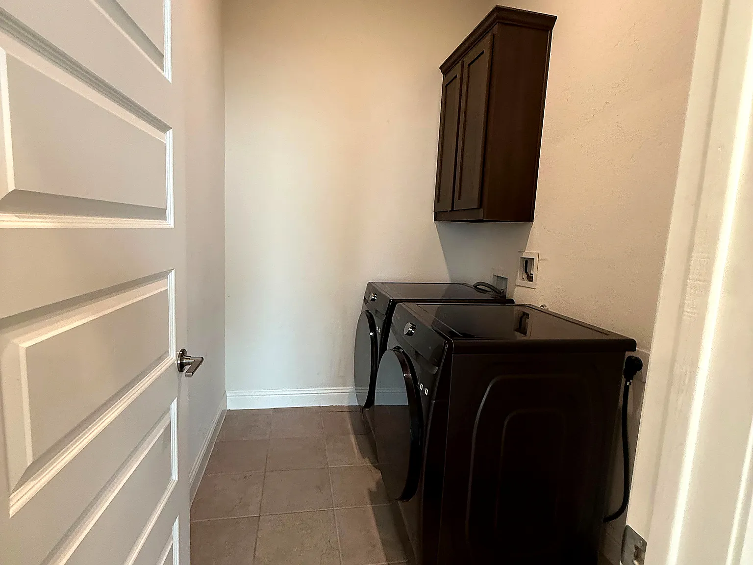 4 bed, 2137 sqft, $2,499 — Photo 2