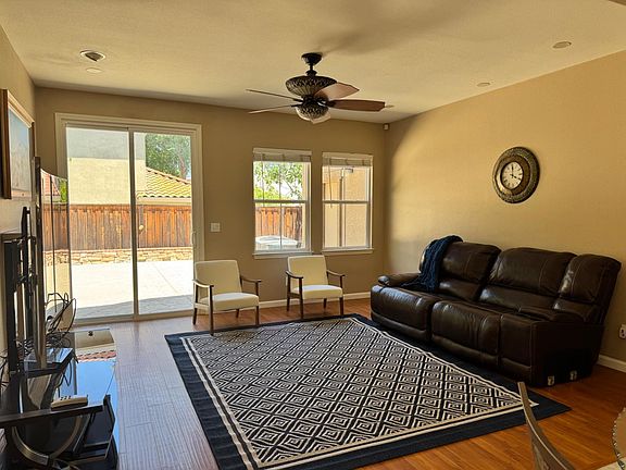 5th image of 188 S Pacifico St