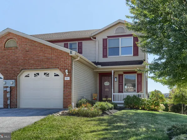 201 Acorn Cir #L-0028, Lebanon, PA 17042
