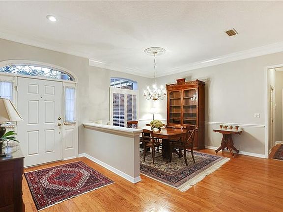 4th image of 15302 Vincent Ct