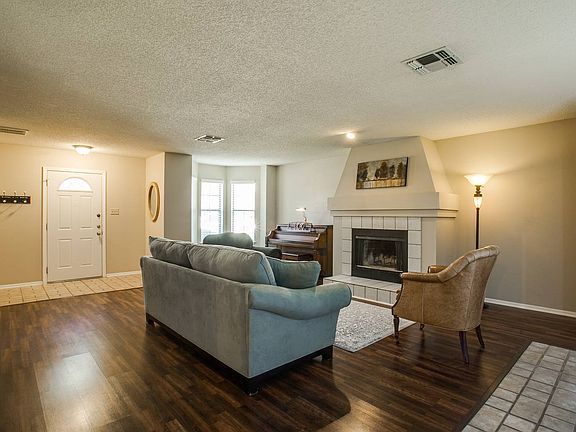 5th image of 13310 Possum Cir