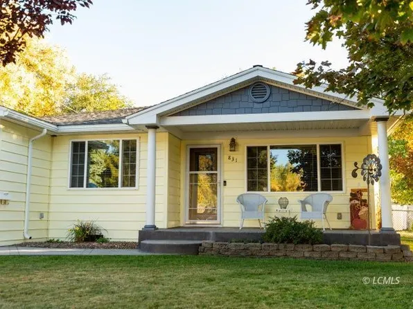 831 S 8th St, Lakeview, OR 97630