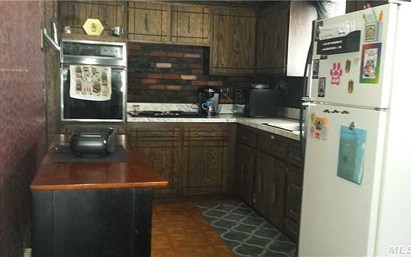 4th image of 68 Van Cedar St
