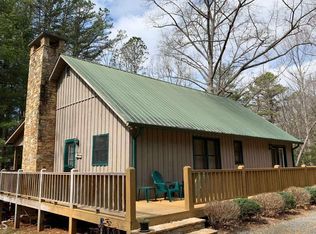 302 Barefoot Rd, Hiawassee, GA 30546