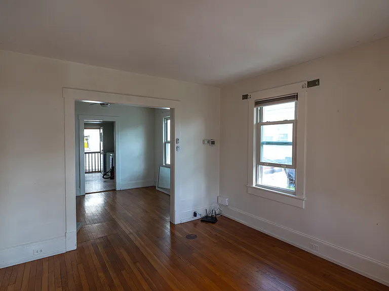 Entrance / living room